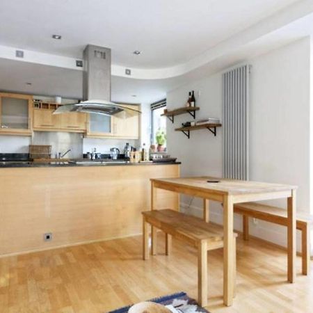 Peaceful Modern 2 Bedroom Flat With Water Views ลอนดอน ภายนอก รูปภาพ